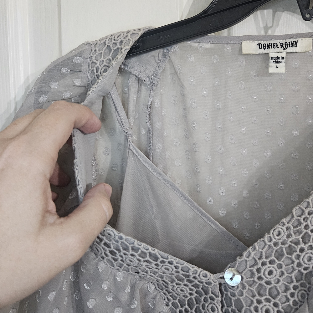 Daniel Rainn Gray Polka Dot Baby Doll Ruffle Flutter Sleeve Tunic Blouse Sz L - Picture 4 of 6